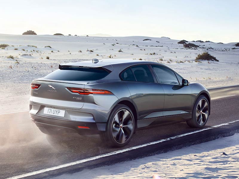 في أول ظهور لها في الشرق الأوسط... سيارة "جاكوار I-PACE" تلفت الأنظار في السعودية